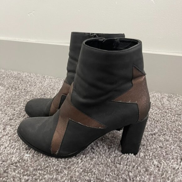 Coconuts by Matisse Vegan Leather Black Bronze Star Jill Boot Women's Size 7.5 - Picture 4 of 7